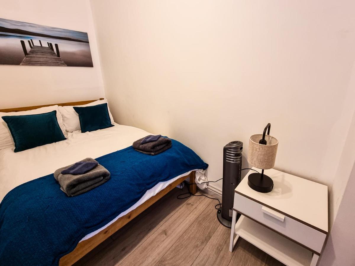 Newly Refurbished Flat In Central Cheltenham With Parking المظهر الخارجي الصورة